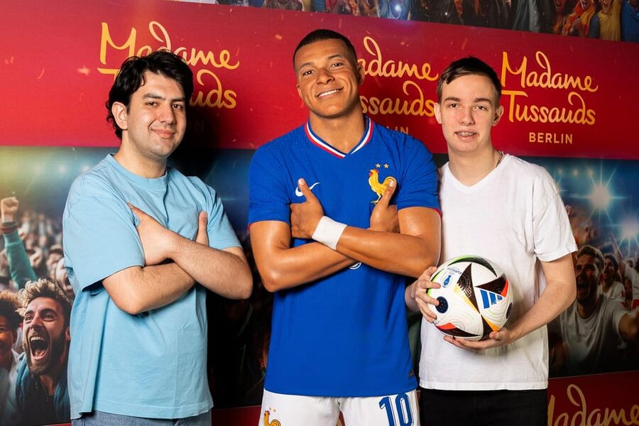 Berlin: Madame Tussauds Admission Ticket - Celebrity rooms built for photographs