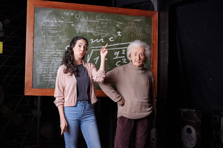 Berlin: Madame Tussauds Happy Hour Ticket - Science and fashion with Einstein