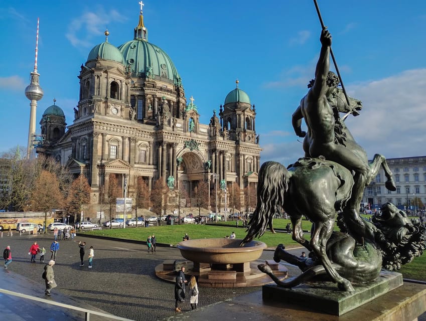 Berlin: Museum Island Guided Walking Tour - Pergamon Museum and the island’s museum story