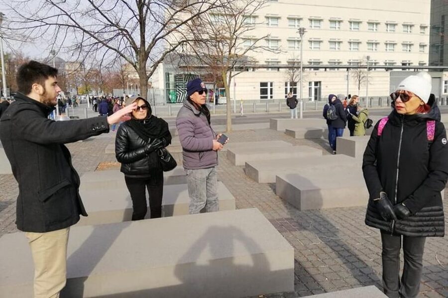Berlin : Must-see attractions Walking Tour - Starting at Friedrichstraße 103