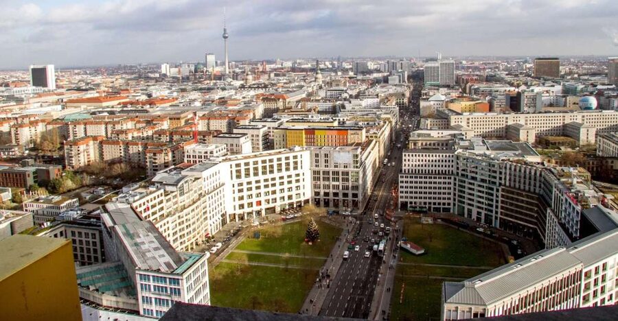 Berlin: Panoramapunkt Skip-the-Line Elevator Ticket - The fastest lift and the first rush of height