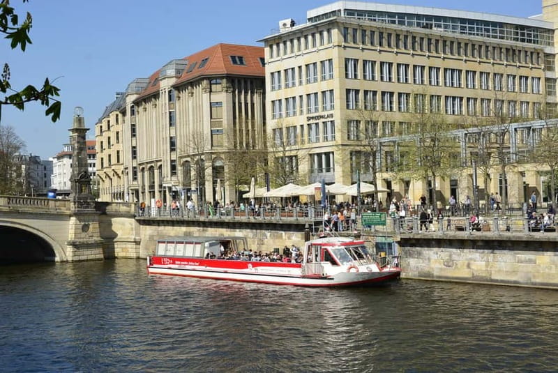 Berlin: Panoramic Boat Tour with Bilingual Audio Guide - A clear view from the panoramic ship