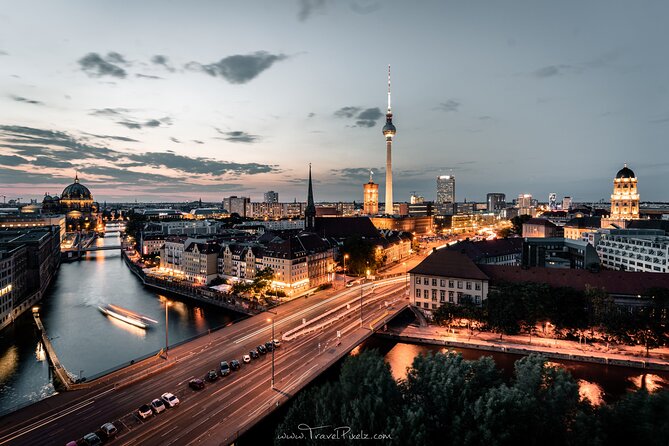 BERLIN PHOTO TOUR with a professional Photographer from Berlin - The Reichstag and Berlin’s government district