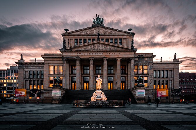 BERLIN PHOTO TOUR with a professional Photographer from Berlin - Unter den Linden, the Cathedral, and Gendarmenmarkt