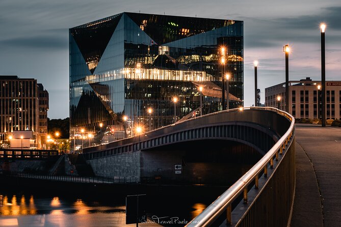 BERLIN PHOTO TOUR with a professional Photographer from Berlin - Blue hour is the main photographic lesson