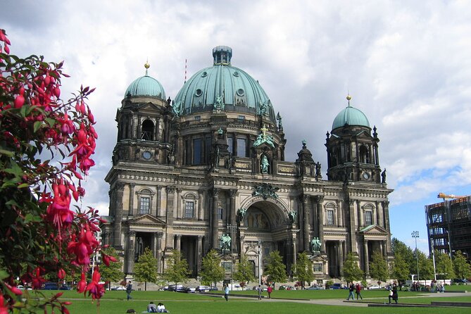 Berlin Private Custom 3-Hour Tour by Car - Checkpoint Charlie and the former East-West divide