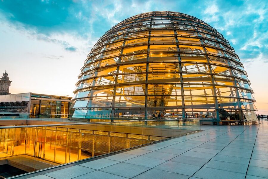 Berlin: Private Reichstag and Glass Dome Tour - A short route packed with Berlin landmarks