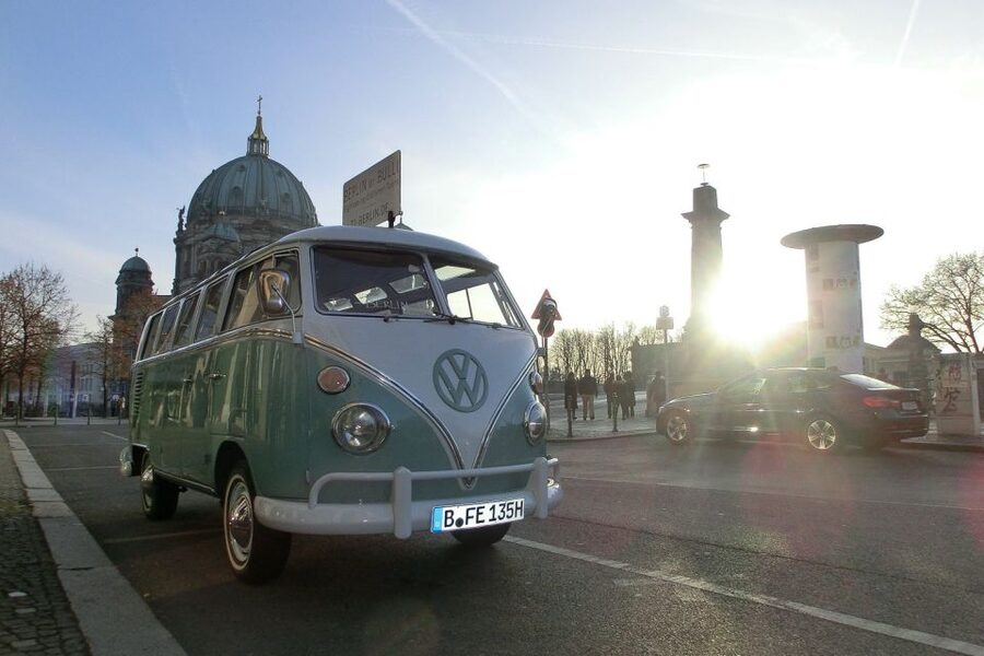 Berlin: Private Sightseeing Tour in Iconic Oldtimer VW Bus - Why the old VW bus changes the Berlin experience