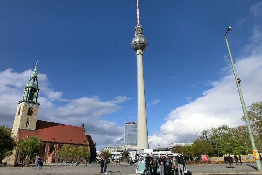 Berlin: Private Sightseeing Tour in Iconic Oldtimer VW Bus - Berlin Cathedral and Museum Island