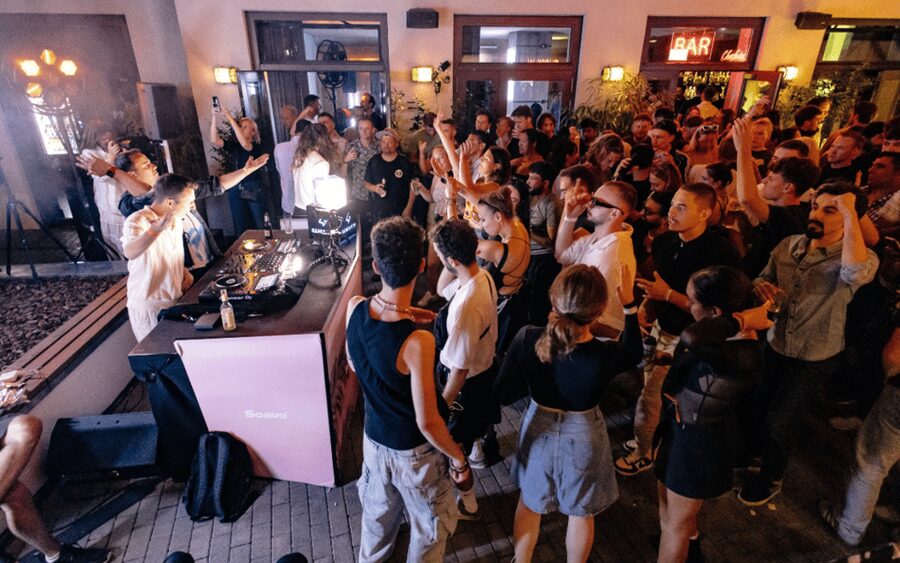 Berlin: Pub Crawl with Shots and VIP Club Entry - Starting at Generator Berlin Alexanderplatz at 9 p.m.