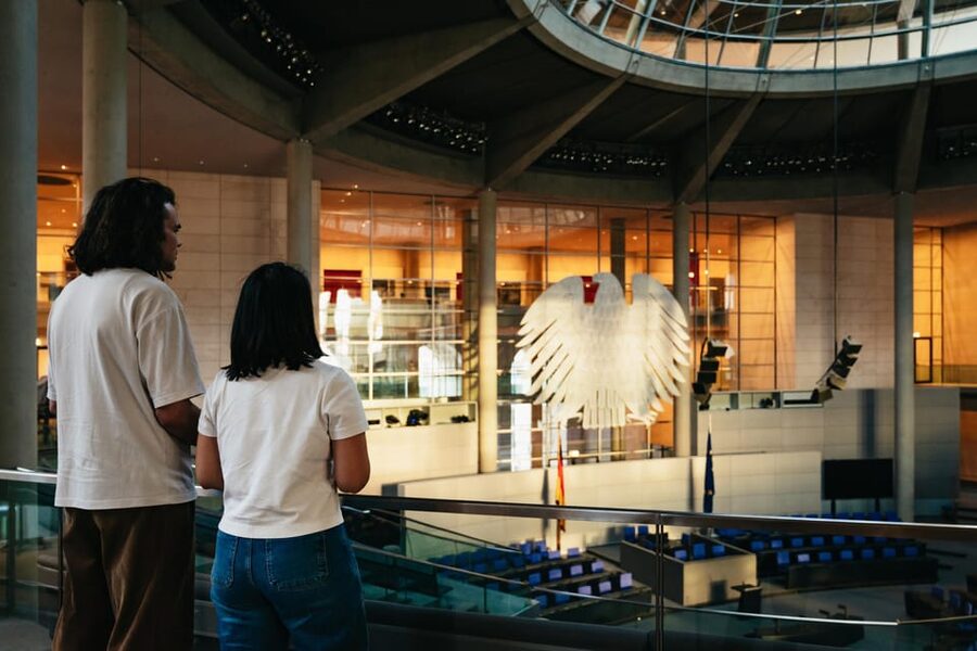 Berlin: Reichstag, Dome and Government District Guided Tour - Why the Reichstag works best with a guide