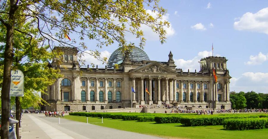 Berlin: Reichstag, Plenary Chamber, Cupola & Government Tour - Starting at Wilhelmstraße 67 A beside the Spree