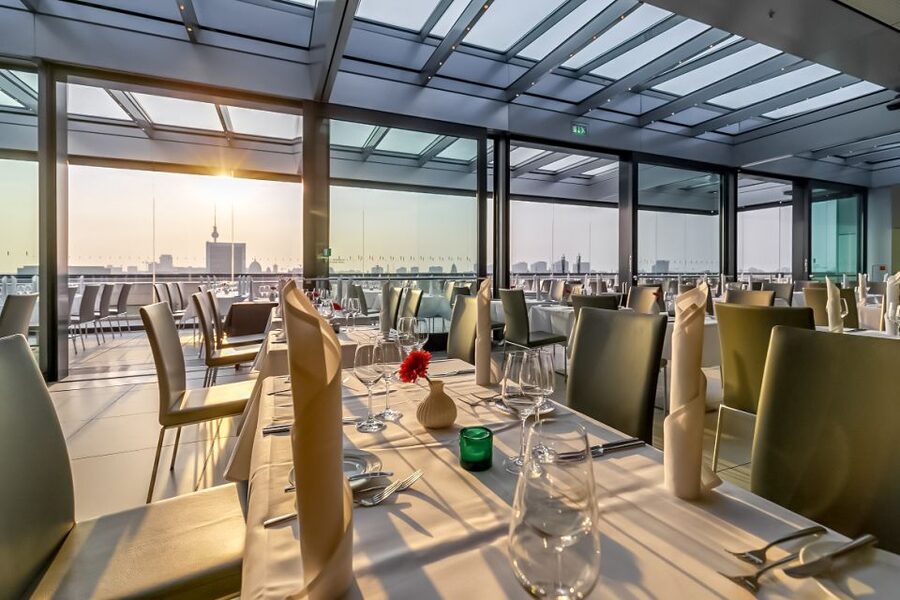 Berlin: Rooftop Dinner at the Käfer Restaurant Reichstag - Food and service: polished, but not a bargain