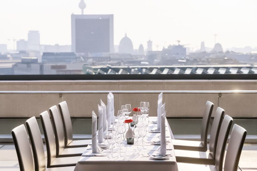 Berlin: Rooftop Dinner at the Käfer Restaurant Reichstag - Best timing for city lights and atmosphere