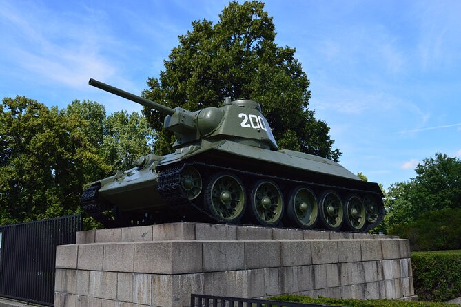 Berlin's Best: 2 Hour Walking Tour Third Reich and the Cold War - Why this two-hour Berlin walk works
