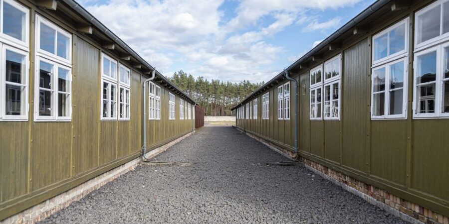 Berlin: Sachsenhausen Concentration Camp and Potsdam Tour - Potsdam’s palaces and gardens in a tight 105 minutes