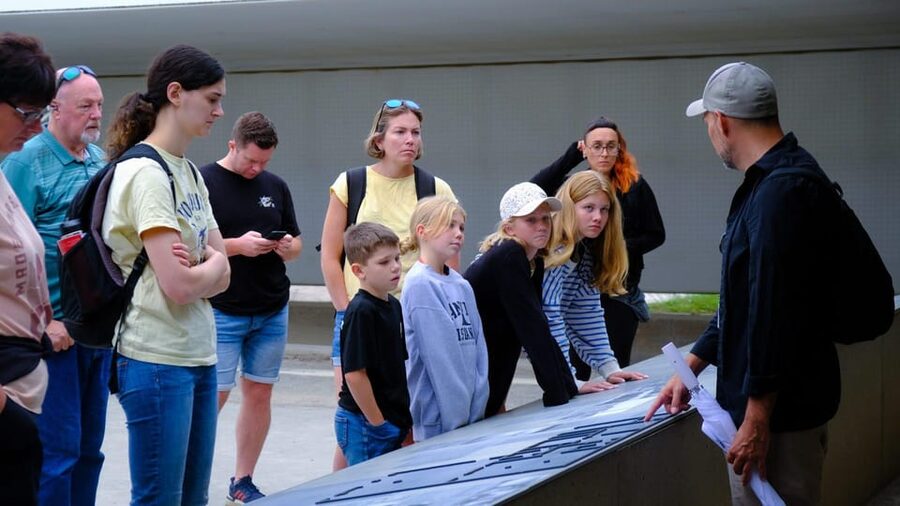 Berlin: Sachsenhausen Concentration Camp Museum Tour - Weather, clothing, and emotional preparation