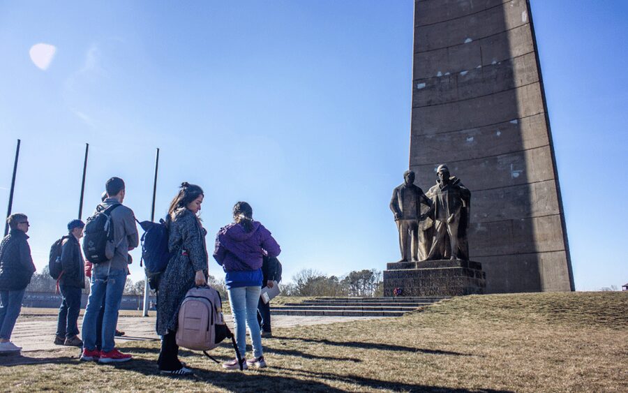 Berlin: Sachsenhausen Concentration Camp Museum Tour - Three hours inside the memorial grounds