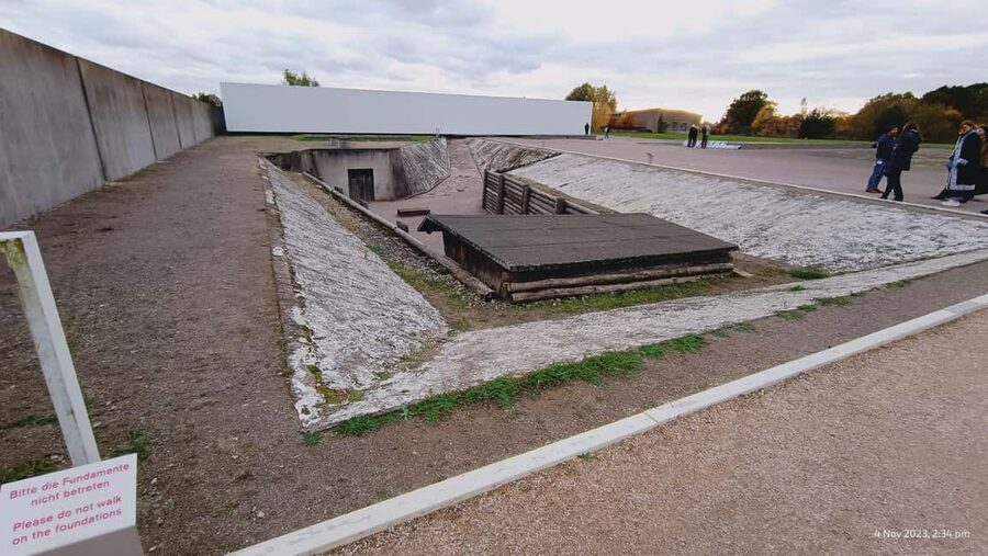 Berlin: Sachsenhausen Concentration Camp Museum Tour - Choosing the right guide and tour style