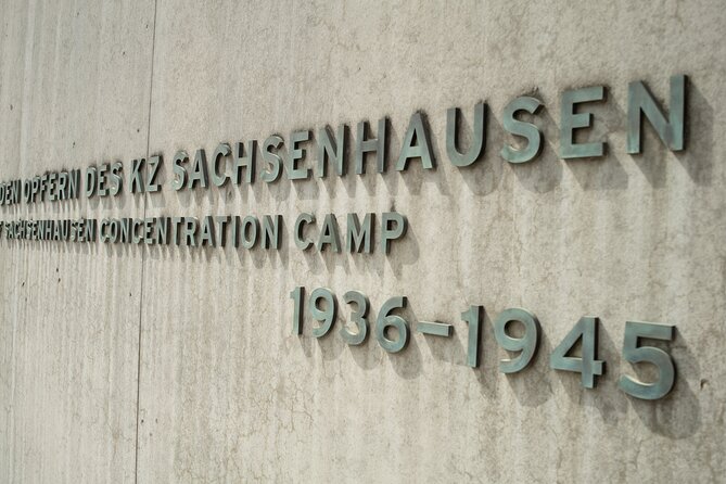 Berlin: Sachsenhausen Concentration Camp Tour in English - Meeting at Friedrichstraße and taking the train north