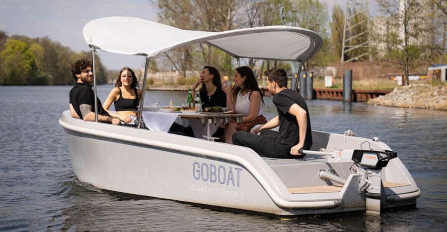 Berlin: Self-Drive Boat Tour - A quiet start at GoBoat Solarwaterworld Berlin