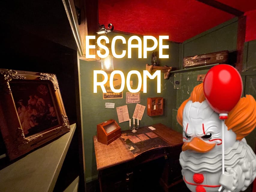 Berlin: “Shadow of the Rubber Duck” Escape Room Experience - A small room packed with more than 20 puzzles