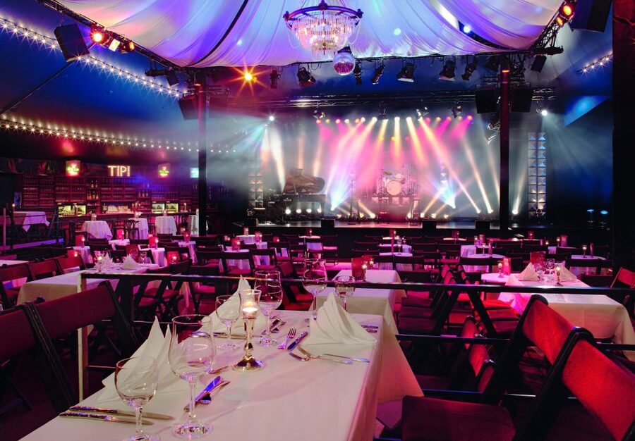 Berlin: Show at the Tipi am Kanzleramt - Why the location adds to the evening
