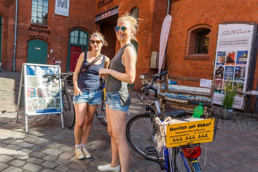 Berlin: Sights and Highlights Bike Tour with a Local Guide - Key points to know before you ride