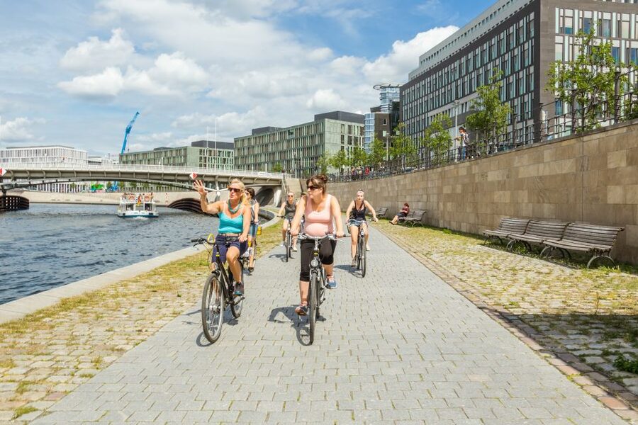 Berlin: Sights and Highlights Bike Tour with a Local Guide - Brandenburg Gate and the Holocaust Memorial