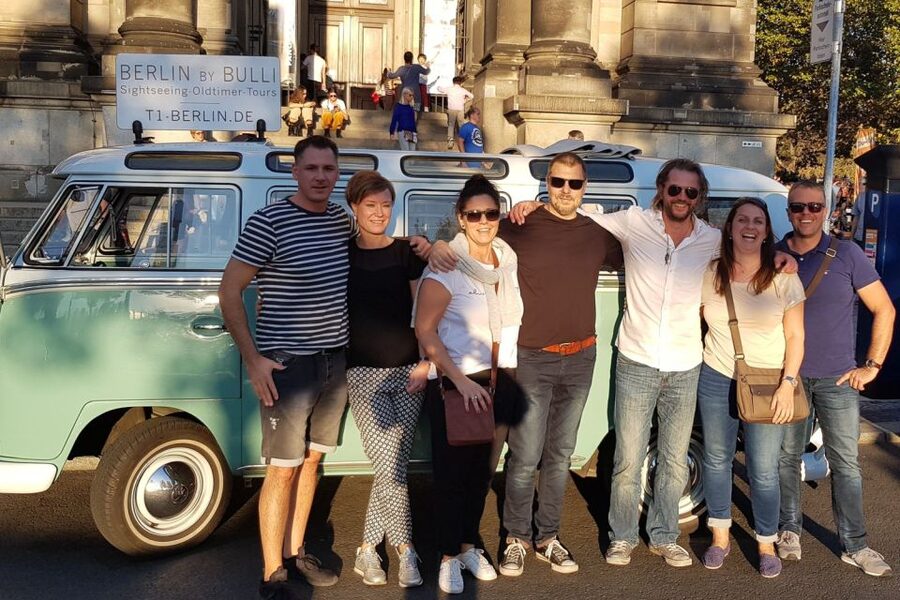 Berlin: Sightseeing Tour in Classic Volkswagen T1 Samba Bus - Why the old Samba bus changes the experience