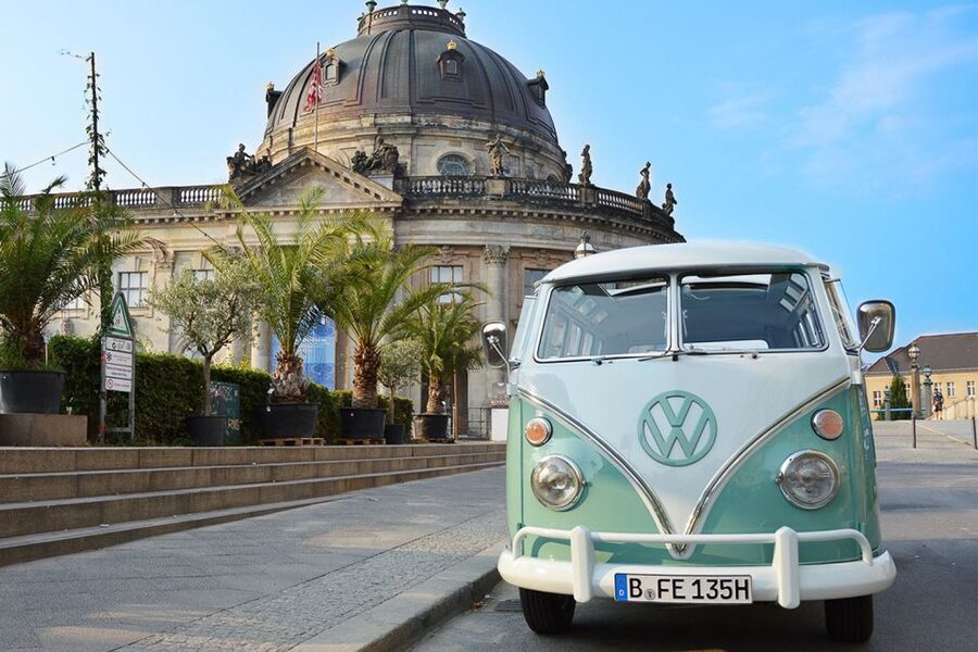 Berlin: Sightseeing Tour in Classic Volkswagen T1 Samba Bus - Brandenburg Gate, the Reichstag, and the government district