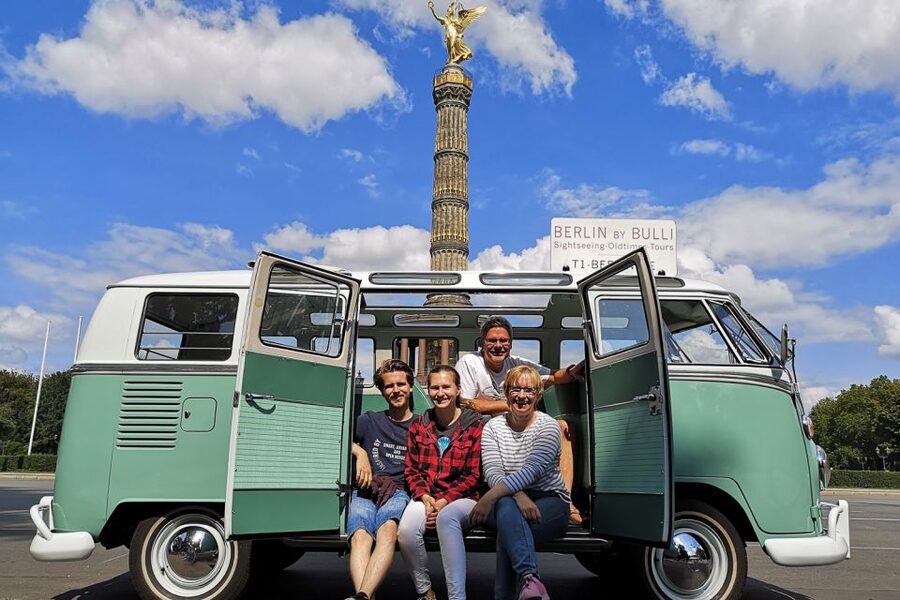 Berlin: Sightseeing Tour in Classic Volkswagen T1 Samba Bus - Tiergarten, the Victory Column, and West Berlin