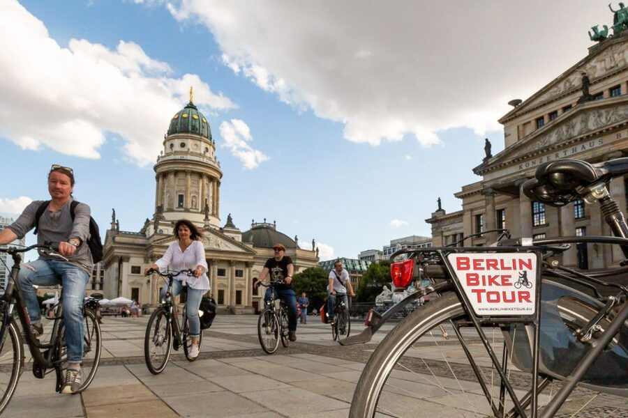 Berlin: Small Group Bike Tour Through City Center - From a divided city to central Berlin