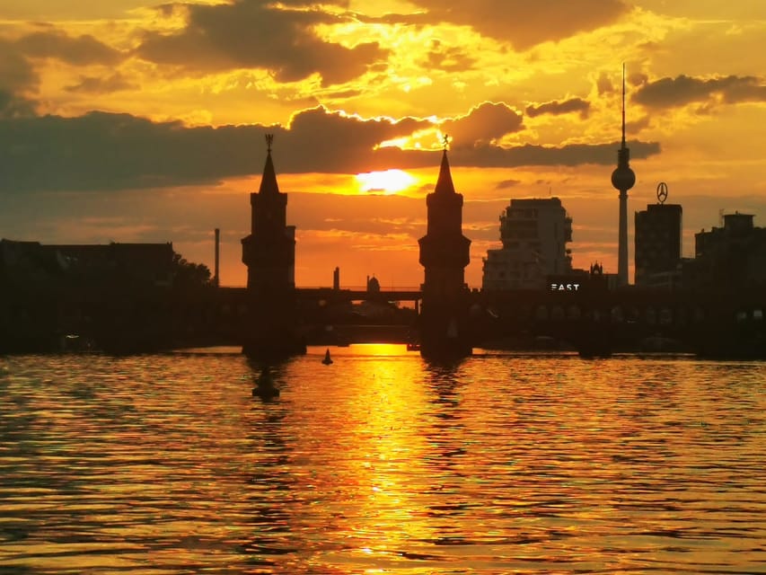 Berlin: Solar Powered Sunset Catamaran Cruise & Audio Guide - What the audio guide is really like