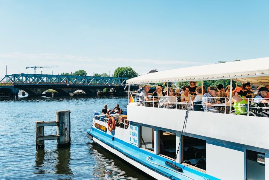 Berlin: Spree Boat Tour to Müggelsee - Following the Spree through Berlin-Treptow