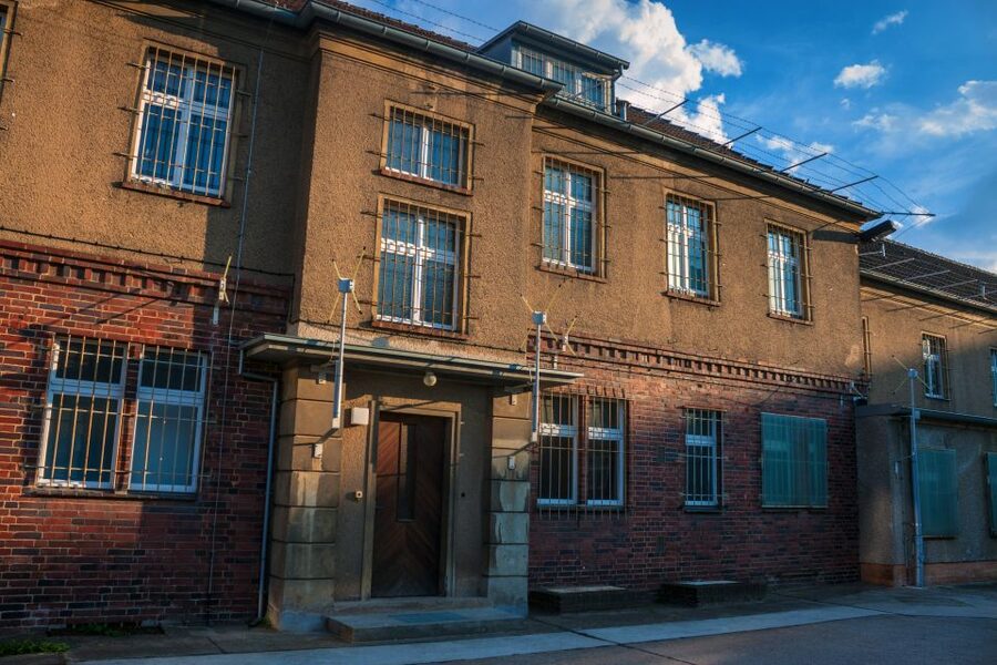Berlin: Stasi Museum Private Guided Tour with Entry Ticket - Spy technology that feels unsettlingly practical