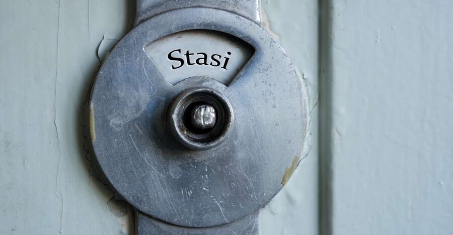 Berlin: Stasi Museum Private Guided Tour with Entry Ticket - The trip to Normannenstraße