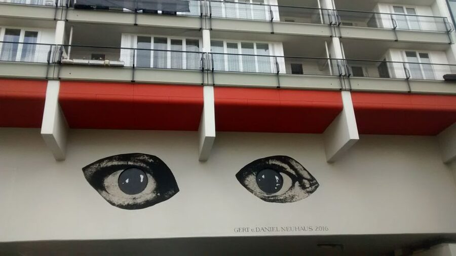 Berlin: Street Art and Alternative Tour - What the guides add