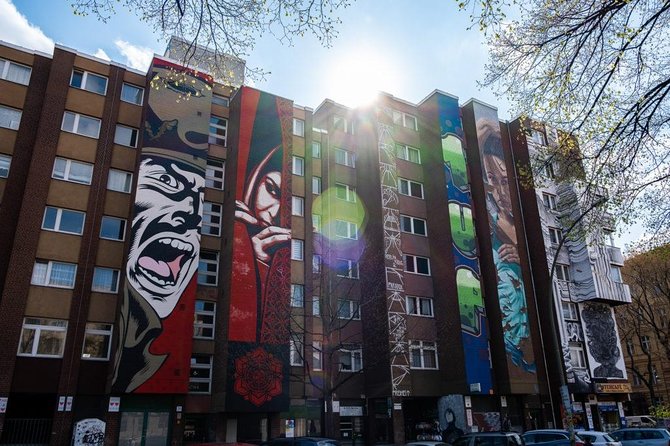 Berlin Street Art Walking Tour - Off The Grid - A gallery stop for commissioned work