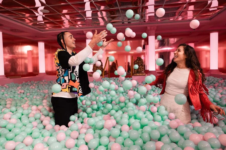 Berlin: The Upside Down Museum Entrance Ticket - Karaoke, dress-up, and creative spaces