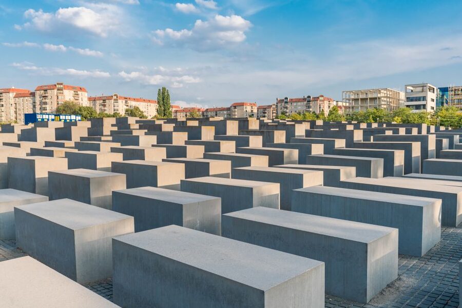 Berlin: Third Reich and Cold War 2 Hour Walking Tour - The Holocaust Memorial and Hitler’s bunker site