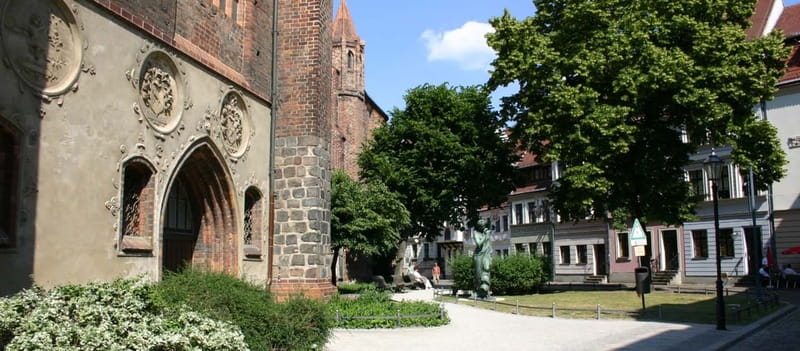 Berlin: Top Secret Berlin Guided Bike Tour - Starting in Nikolaiviertel, where Berlin began
