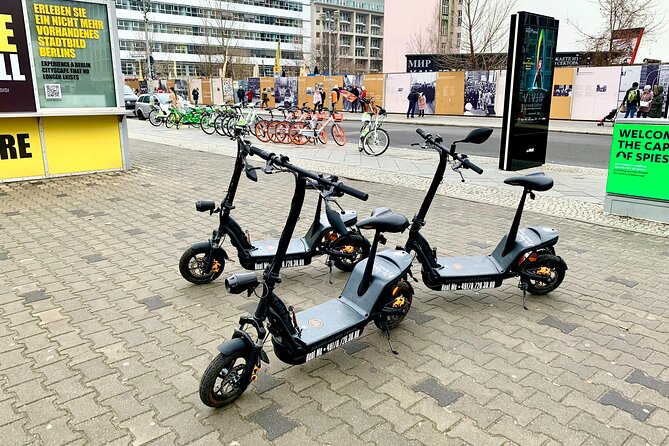 Berlin: Ultimate E-Scooter Adventure Tour - Brandenburg Gate and the Reichstag: symbols of a changing nation
