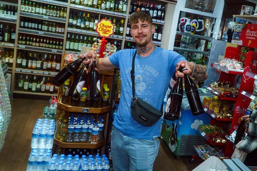 Berlin: Underground Party Tour - What the guide adds beyond a pub crawl