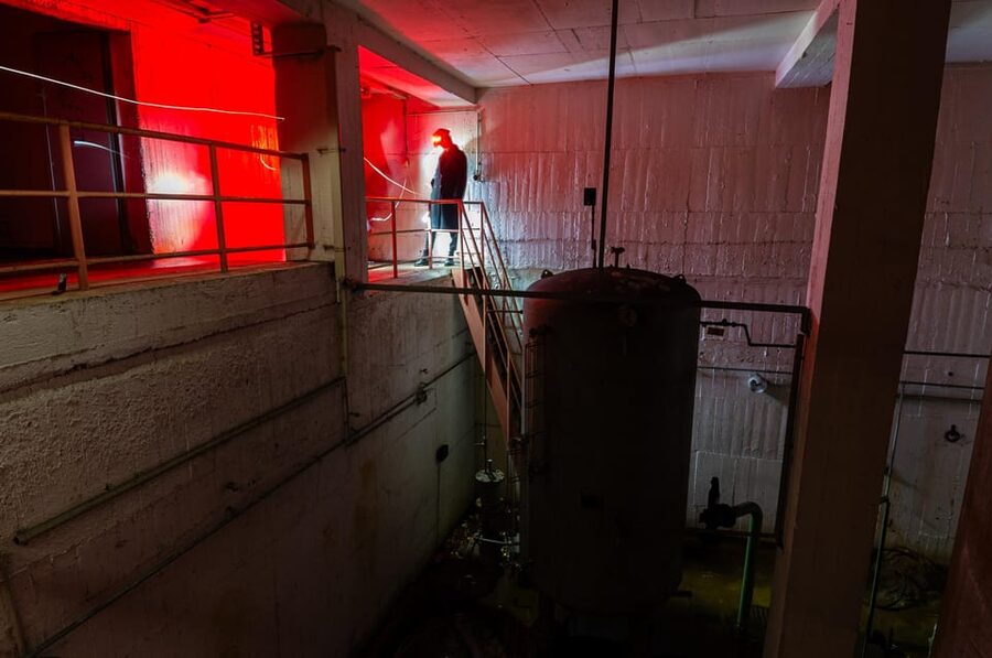 Berlin: Urbex Abandoned Places & History Tour - Yoorii’s Guiding Style