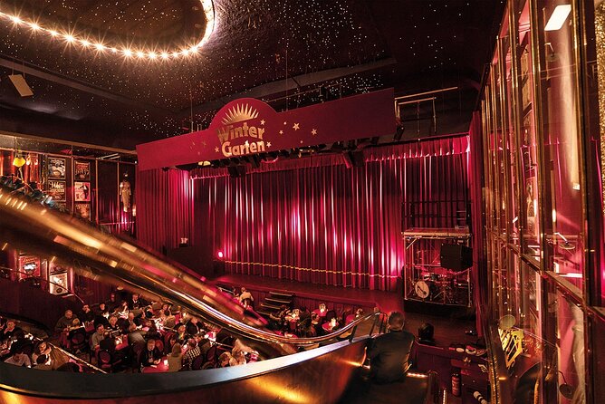 Berlin Varieté: "JOSEPHINE -The Queen of Entertainment" - From tap dancing to foot juggling