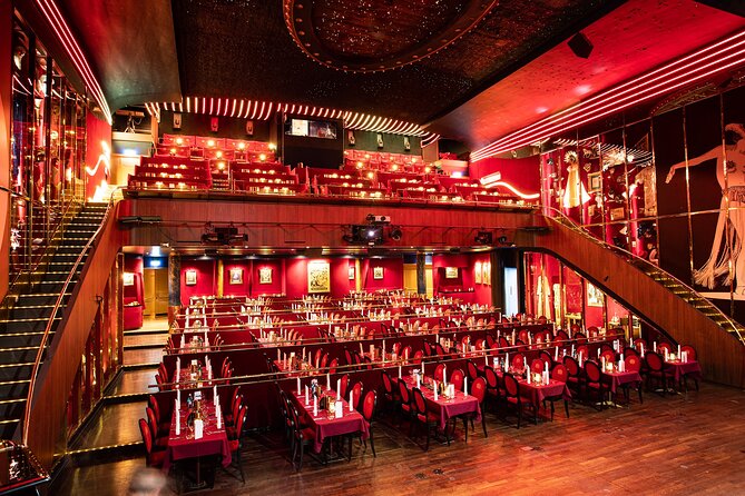 Berlin Varieté: "JOSEPHINE -The Queen of Entertainment" - Costumes, lights, and the glowing staircase