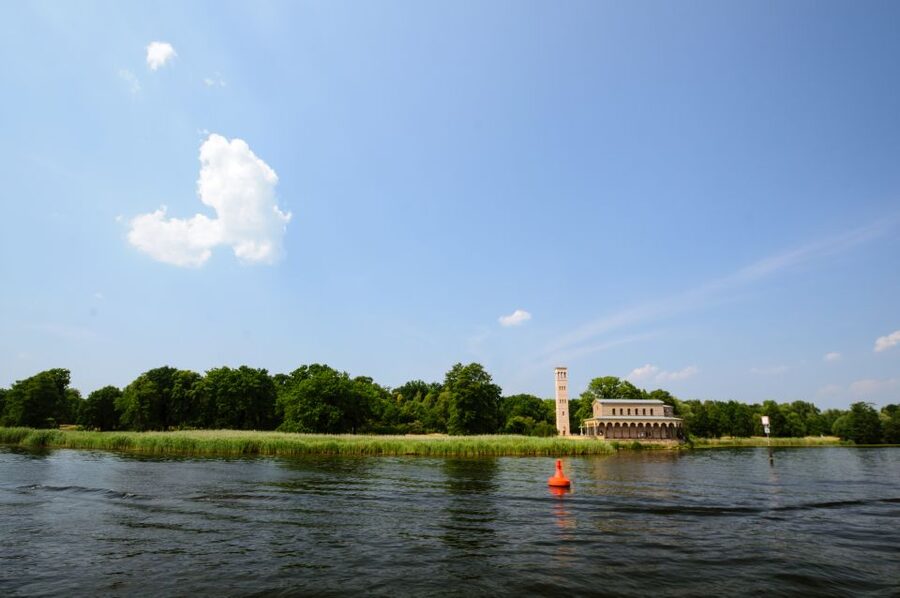Berlin: World Heritage Cruise to Potsdam - Finding the dock at Wannsee