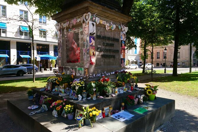 Best of Munich Electric Bike Tour - Eisbach surfers and the Angel of Peace