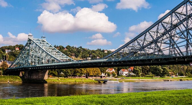 Big city tour hop on hop off 22 stops - Key things to know before boarding